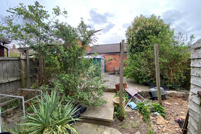 12, Austhorpe Drive, Leeds photo 4