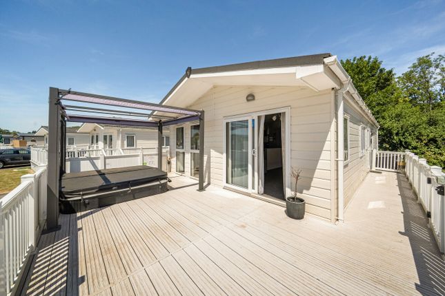 23, Water Lily Meadow, Broadway Lane photo 3