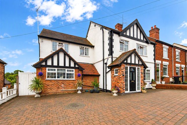 4-bed terraced on Boot Hill, Atherstone, £399,950