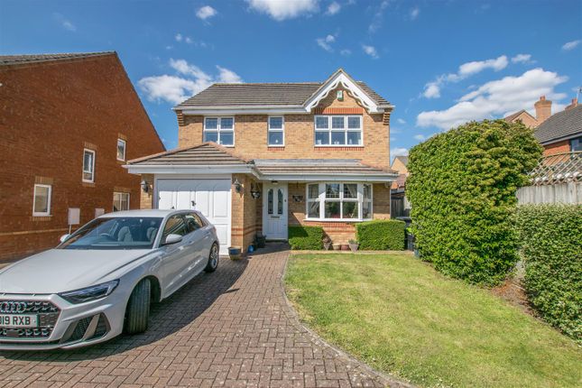 Thumbnail Detached house for sale in Higgins Road, Cheshunt, Waltham Cross