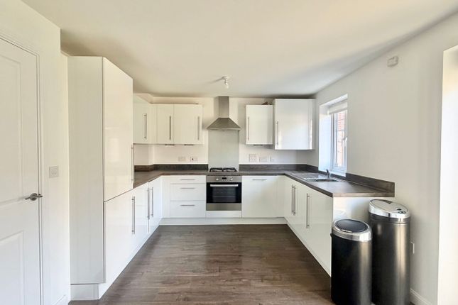 28, Gracelands Drive, Bexhill-on-Sea photo 2