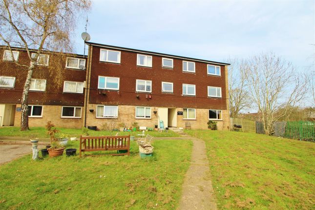 Thumbnail Flat to rent in Holyrood Crescent, St.Albans