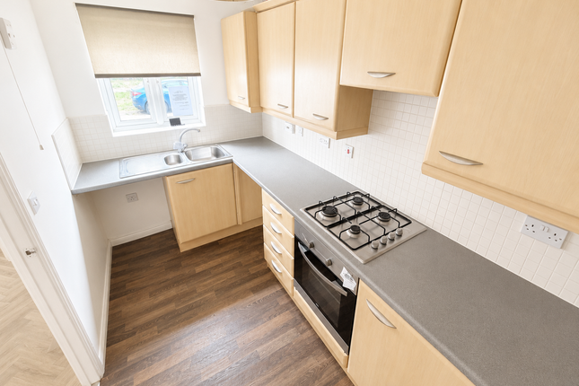 12, Carnation Way, Nuneaton photo 3