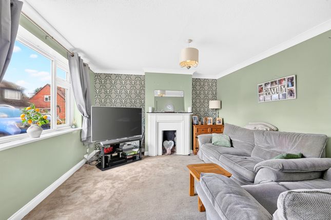 17, Merrivale, South Benfleet photo 2