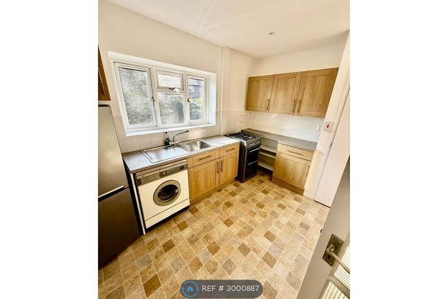 Burchell Court, Catsey Lane, Bushey photo 3