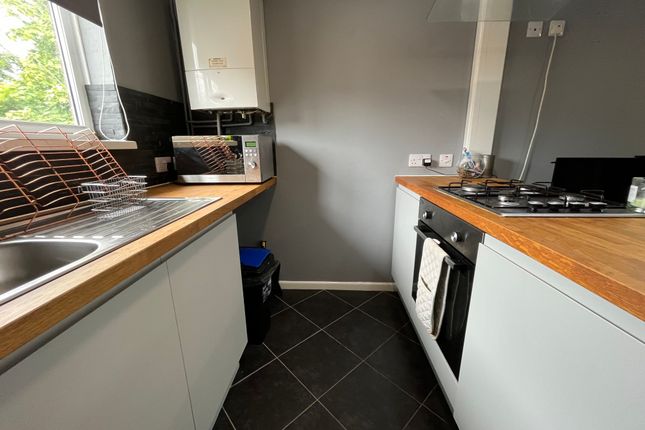 66 Reddings Park, Cheltenham photo 3