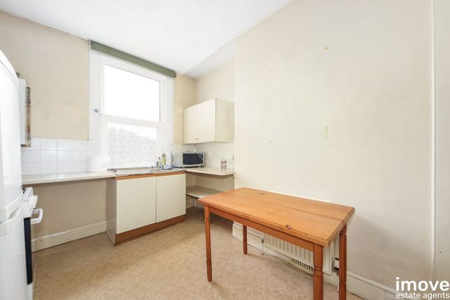 49 Parkfield Road, Torquay photo 4