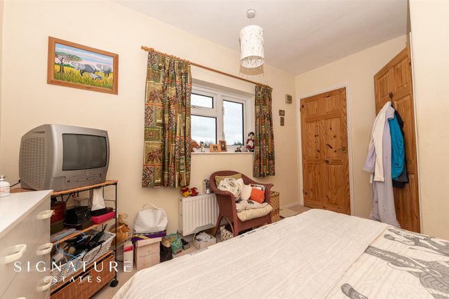Terraced house for sale in Farmers Close, Watford