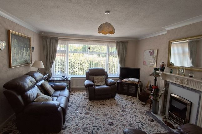 41, Swinburne Close, Telford photo 2