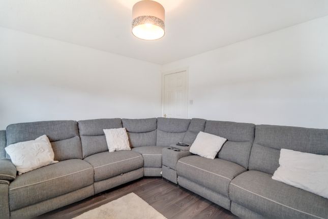 343, The Glen, Runcorn photo 3