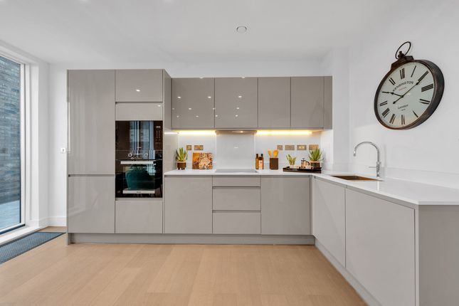 Flat 76 Bookbinder Point, Acton, W3 photo 4