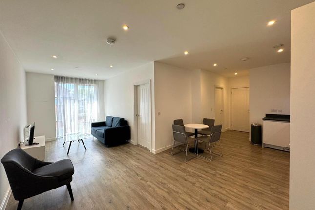 Thumbnail Flat to rent in Kings Road, Reading