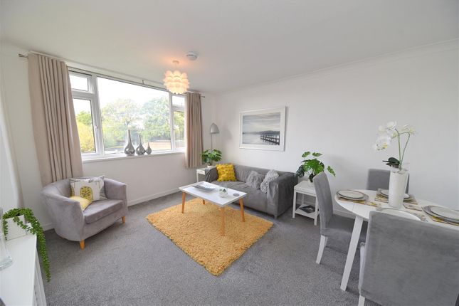 50, Savoy Close, Birmingham photo 2