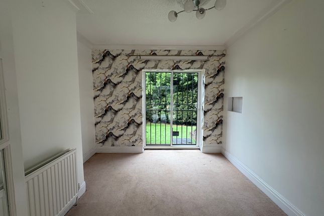 209, Pasture Lane, Bradford photo 4
