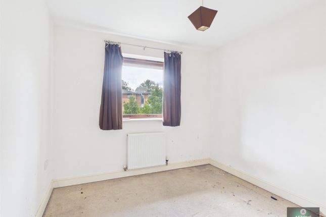 Flat 129, Nokes Court, Commonwealth Drive, Crawley photo 4