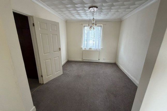 18, Telford Lane, Corby photo 3