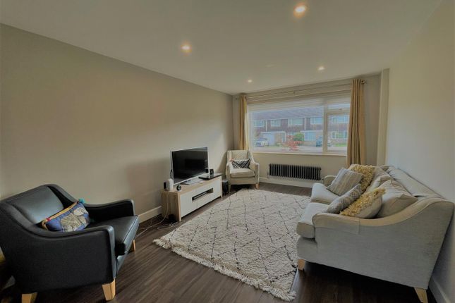 9, Brambletye Road, Crawley photo 3