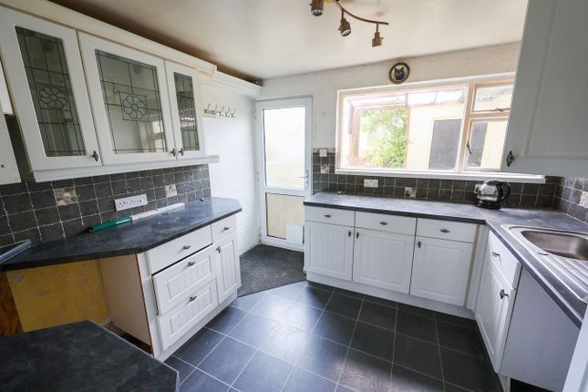 8, Gwindra Road, St Austell photo 4