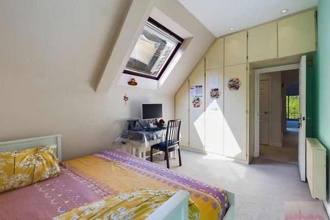 Flat for sale in Elmfield Close, Harrow-On-The-Hill, Harrow