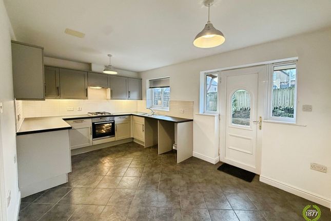 3 Foxglove Close, Burnley photo 4