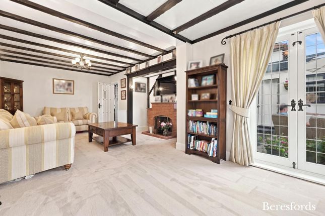9, Edward Close, Gidea Park photo 3