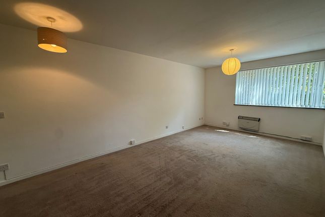 Flat 5, Romsey photo 3