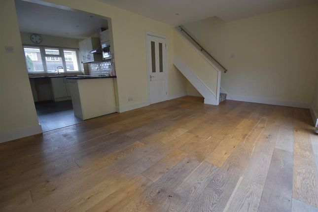 6, Furness Close, Chadwell St.Mary photo 2