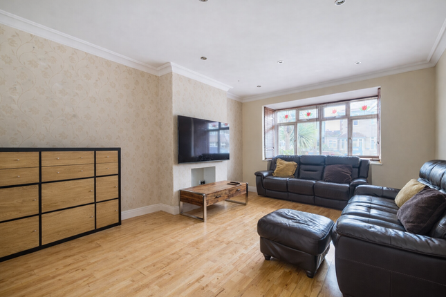 21, Abbotts Road, Mitcham photo 2