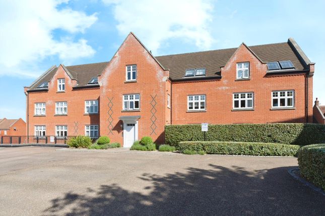 2-bed flat on 9 Campbell Court,, The Galleries, Brentwood, £270,000