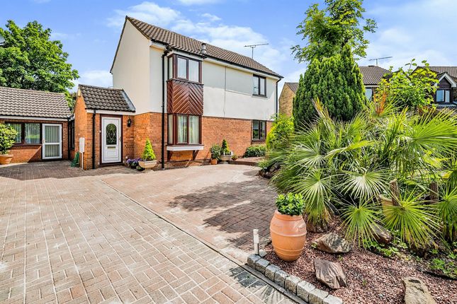 Thumbnail Detached house for sale in Bader Close, Welwyn Garden City