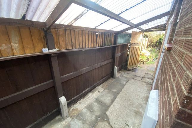 122, Hallfields Lane, Peterborough photo 4