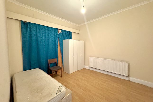 7a, King Street, Southall photo 4