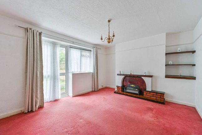 Maisonette for sale in Bethwin Road, Camberwell, London