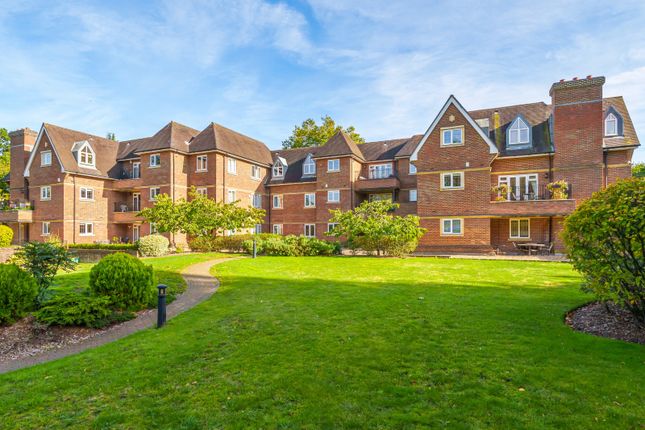 Thumbnail Flat to rent in Churchfields Avenue, Weybridge, Surrey