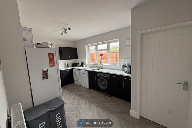 A High St, Chase Terrace, Burntwood photo 5