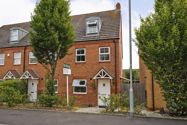 Thumbnail End terrace house for sale in Tulip Drive, Evesham