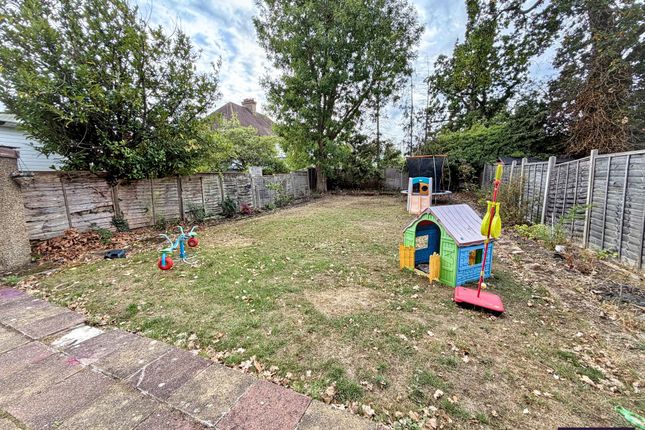 61 Edgwarebury Lane, Edgware photo 4