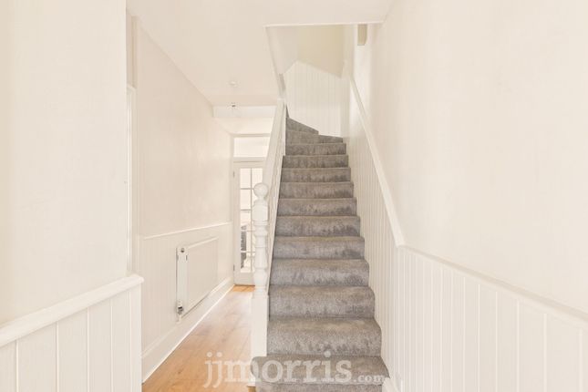 33 Heol Dyfed, Fishguard photo 4