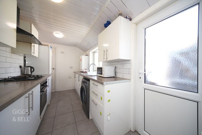 26 St. Peters Road, Luton, Bedfordshire photo 4