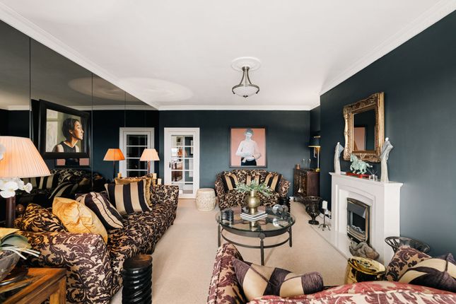 82 Kelvin Court, Glasgow photo 5