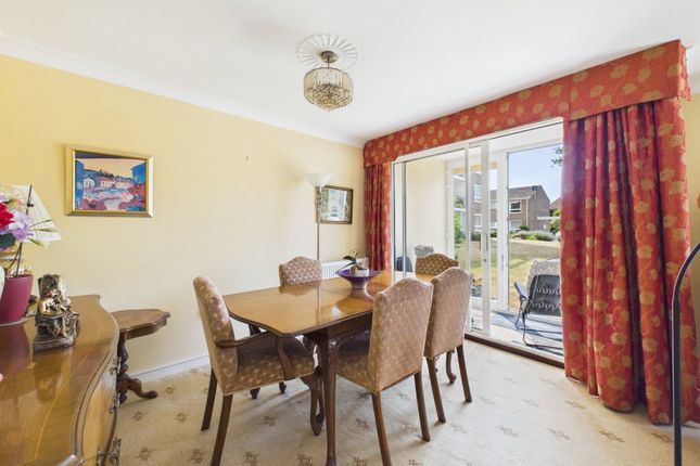 1 Lichfield Court, Pevensey Garden, Worthing photo 4