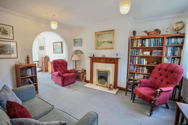 16 Blackberry Grove, Cromer photo 2