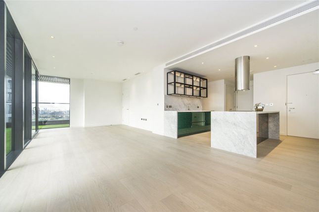 2-bed flat on Hobart Building 2 Wards Place, Poplar, £4,800/mo