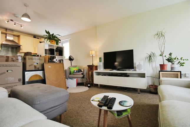 30, Reresby Court, Cardiff photo 2