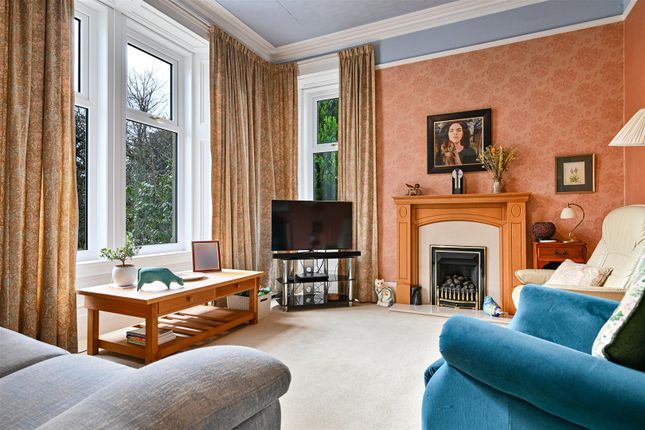 14, Kirk Street, Carluke photo 4