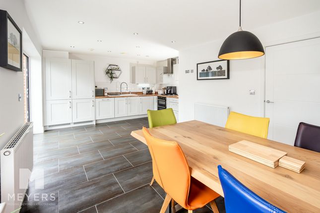 4, Rowan Gardens, Ringwood photo 4