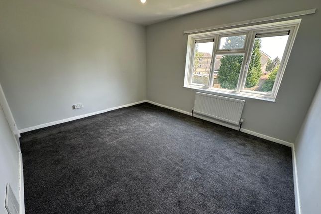 17, CORSHAM photo 5
