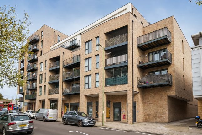 Thumbnail Flat to rent in Cricklewood Lane, London