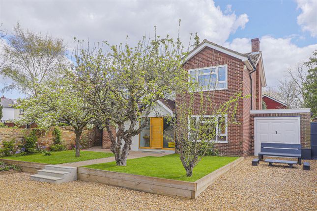 Detached house to rent in High Road, Broxbourne, Hertfordshire