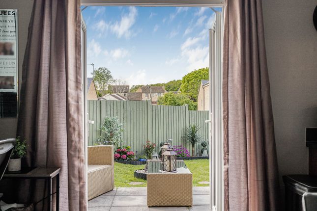 12, Bicknell Close, Cheltenham photo 4